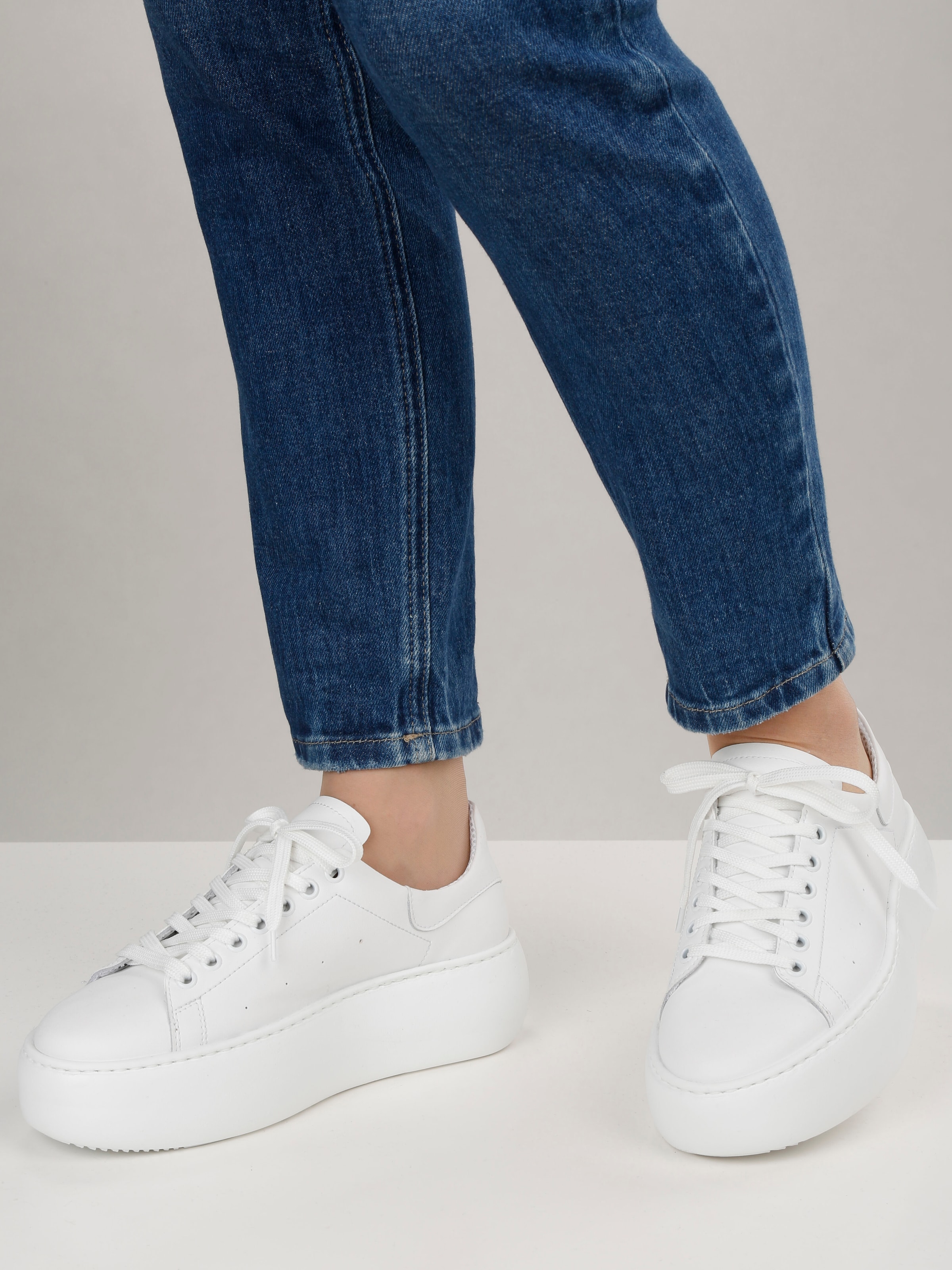Plateau-Sneaker in white MADELEINE Fashion