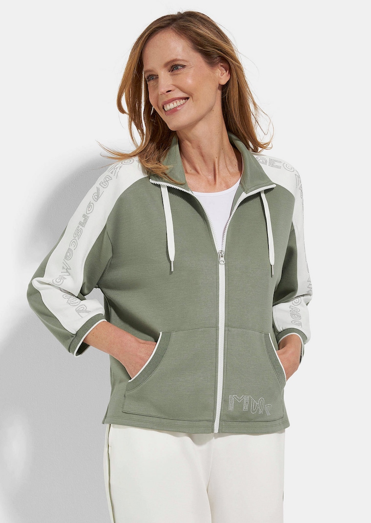 Sweatjacke mit Schriftzug an den Ärmeln