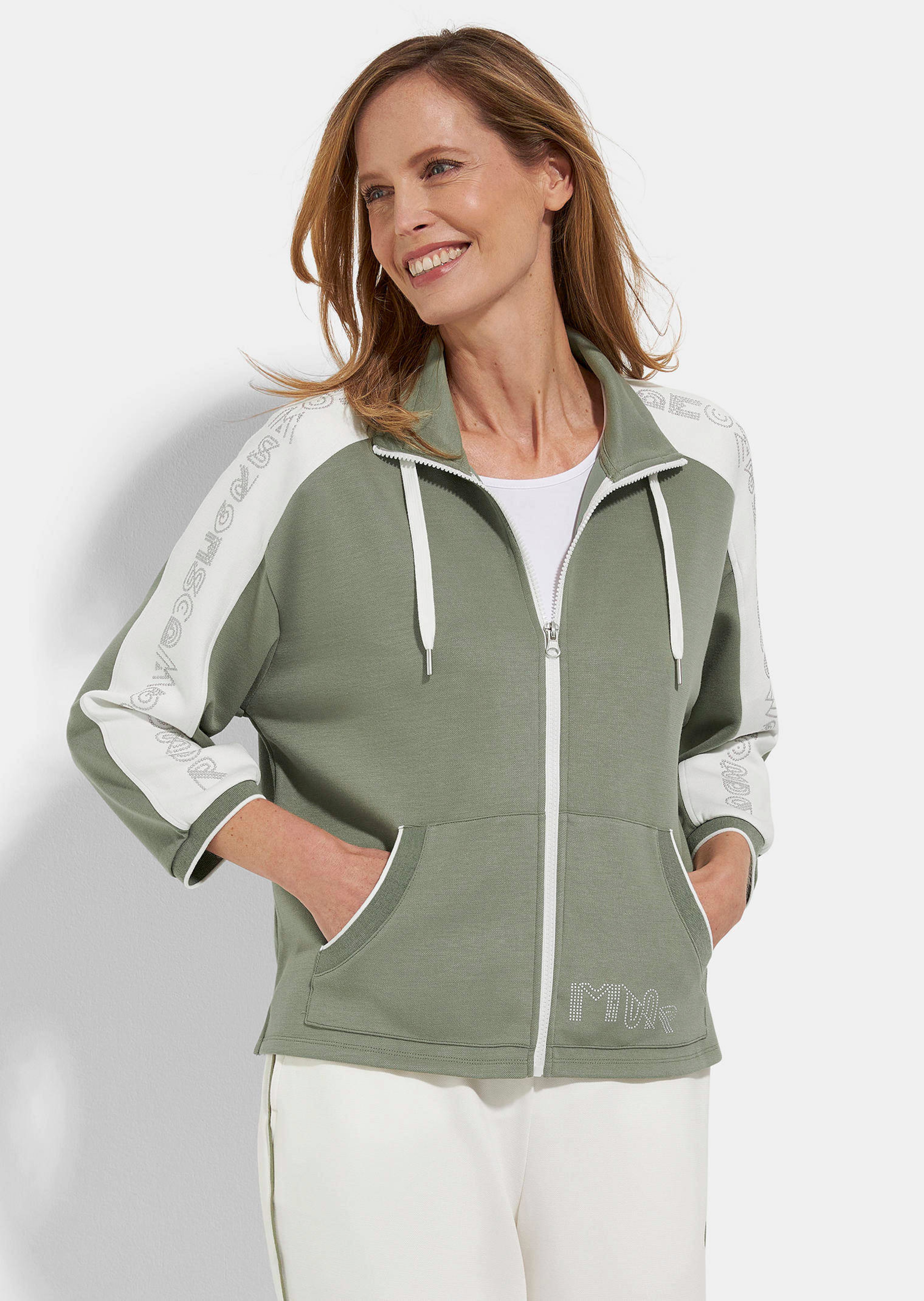 Sweatjacke mit Schriftzug an den Ärmeln