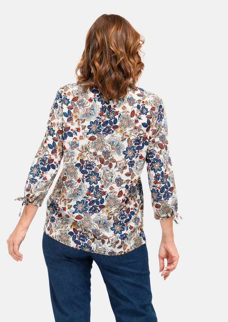 Gedessineerde blouse 1
