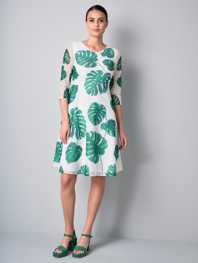 Kleid aus Lochspitze