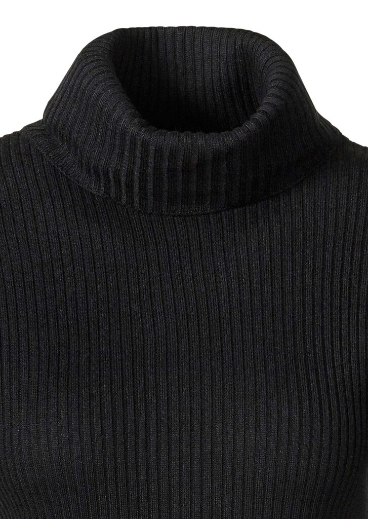 Eleganter Rollkragenpullover mit optischen Knöpfen