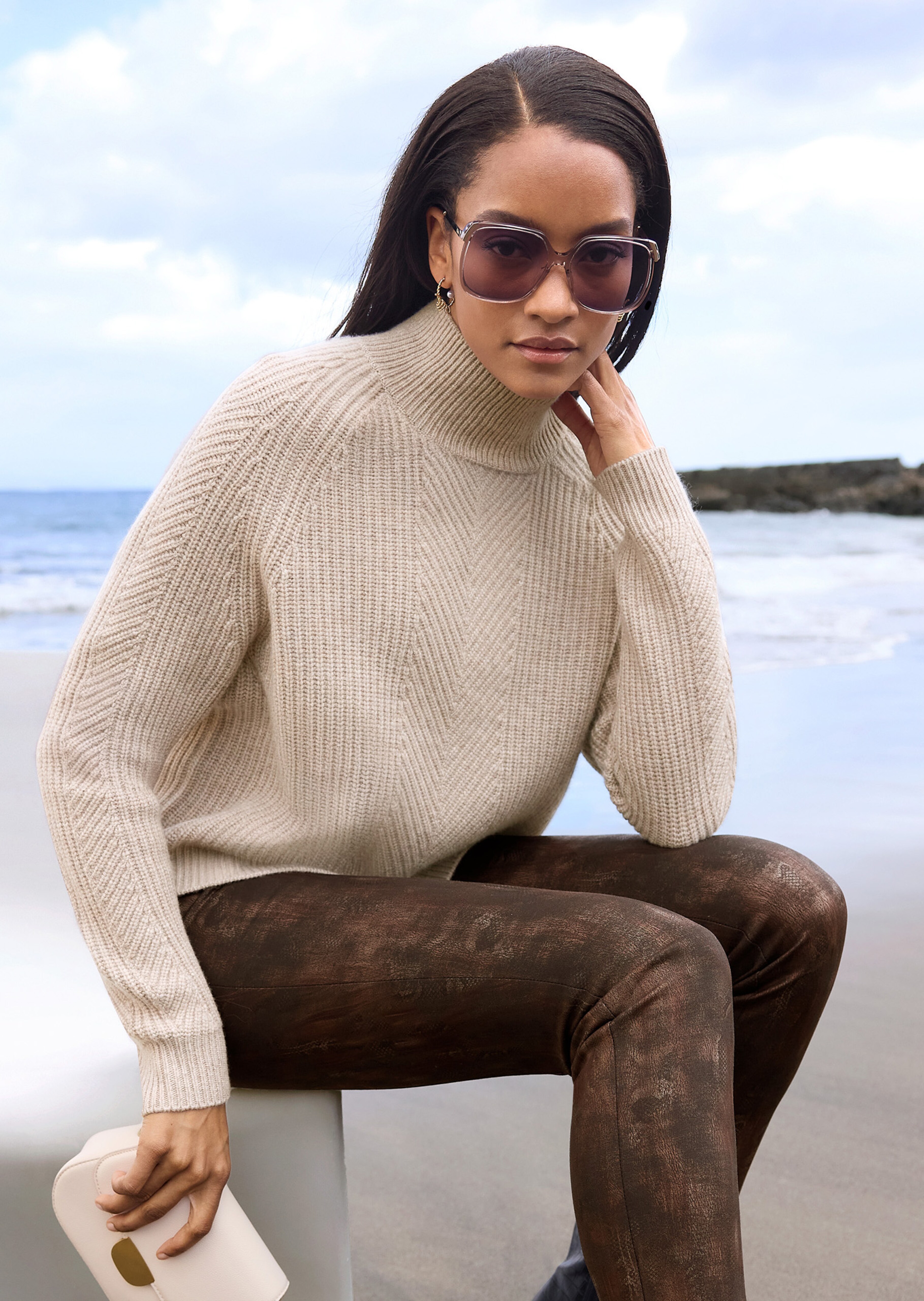 Weicher Pullover mit Stehkragen