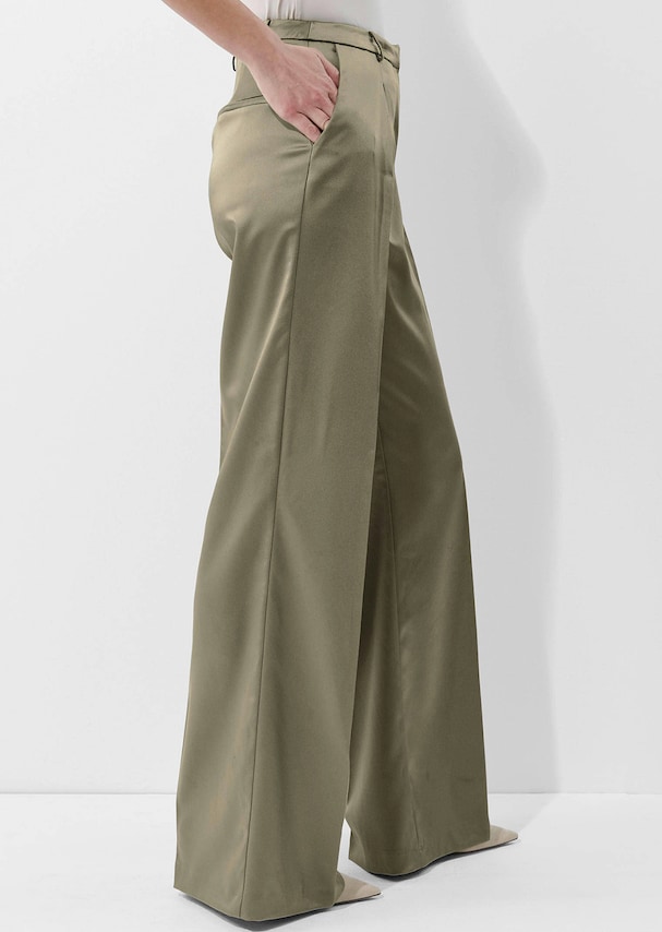 Weite Hose im Marlene-Stil 3