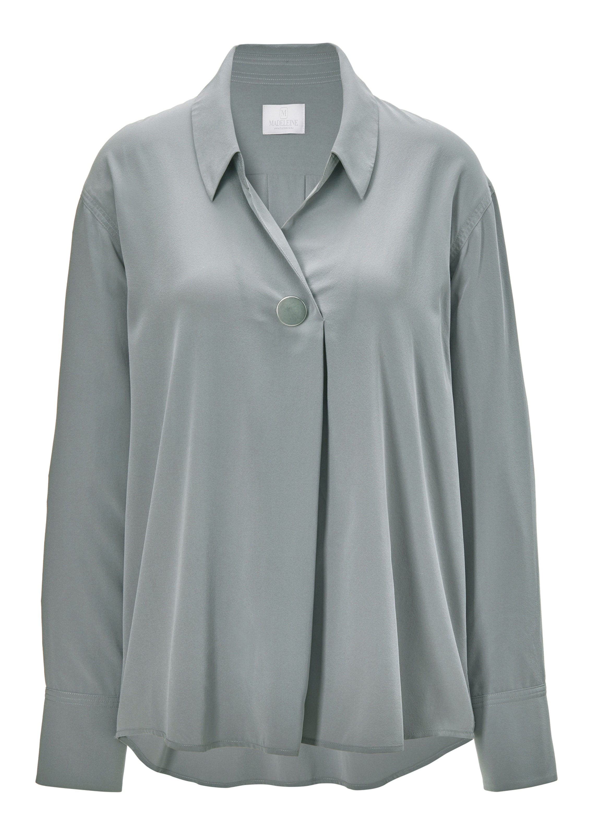 Silk blouse with elegant jewellery button