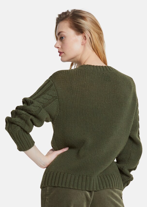 Knitted jumper with cable pattern 3
