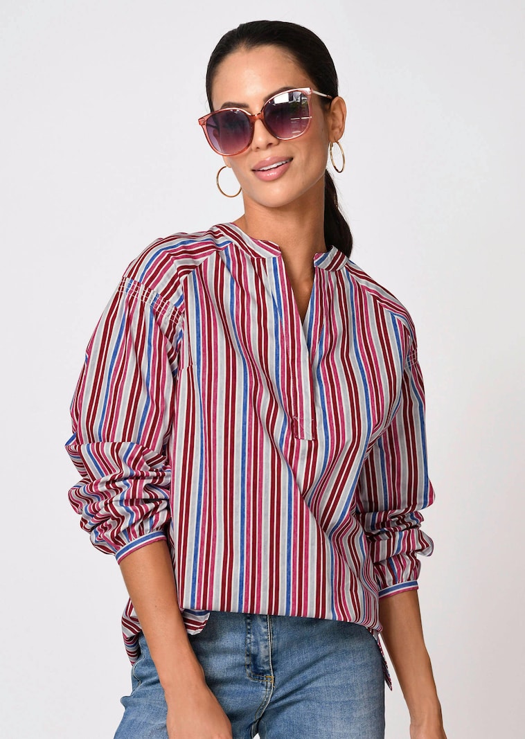 Bluse mit verschiedenfarbenen Streifen