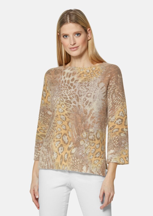 Knitted jumper with leopard pattern