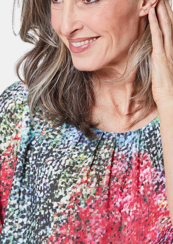Kleurrijk gedessineerde blouse met mooie details