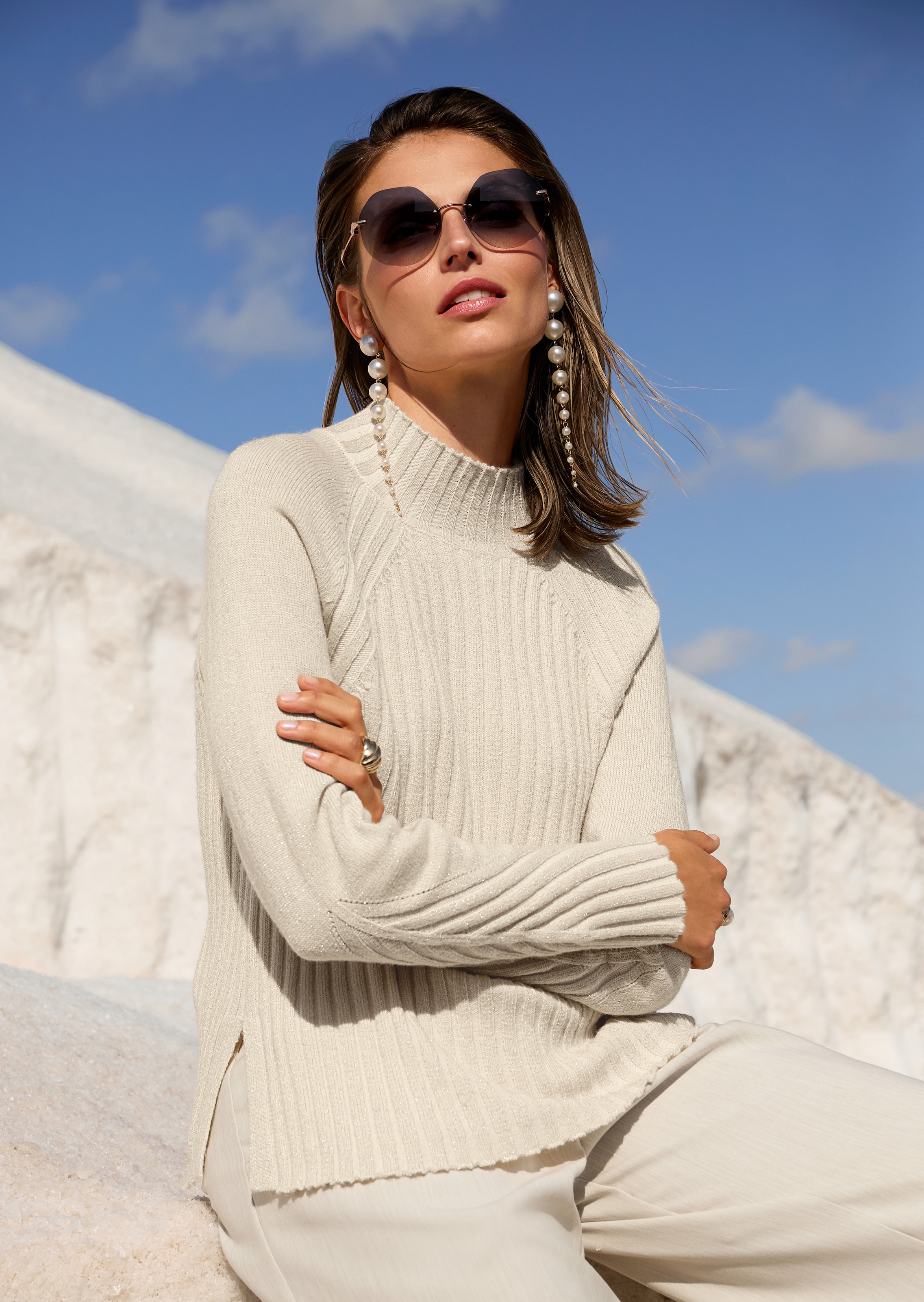 Stehkragen-Pullover im Muster-Mix