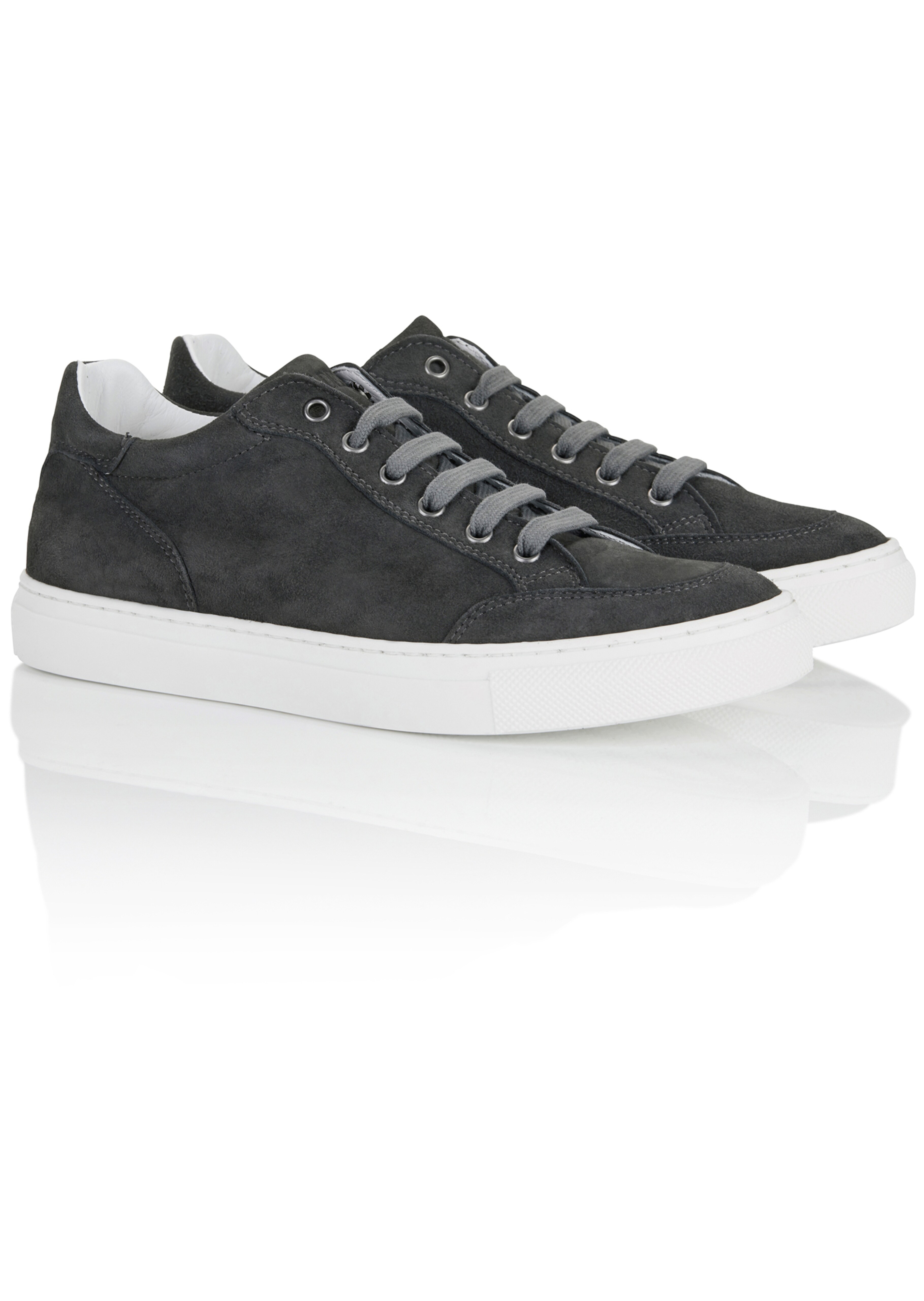 Schnürsneaker aus softem Veloursleder