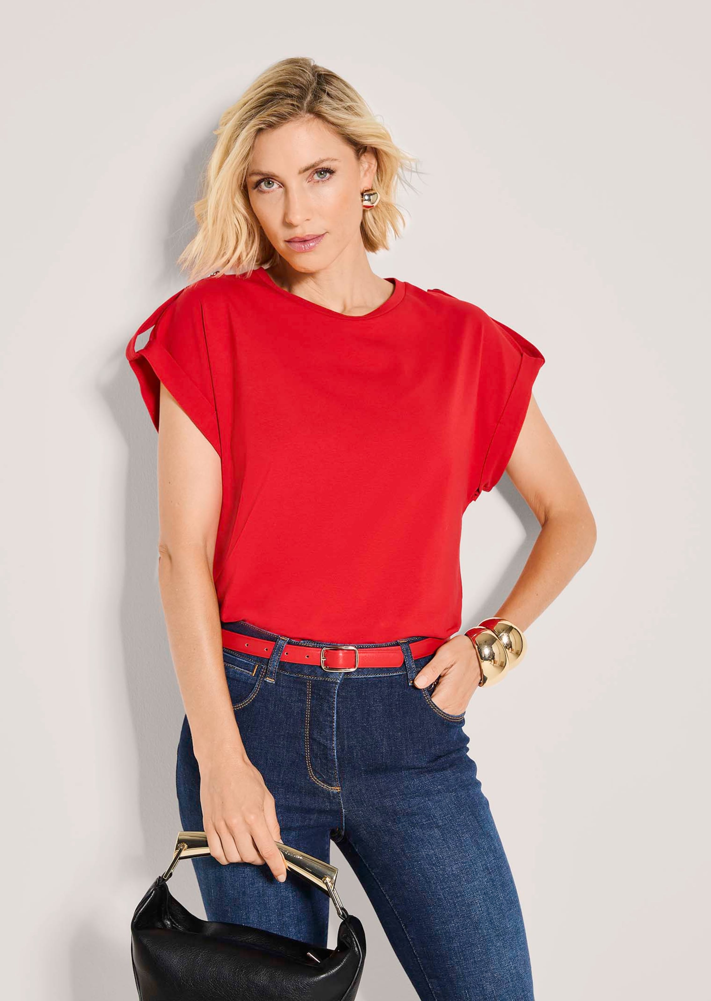 Top in red | MADELEINE Fashion