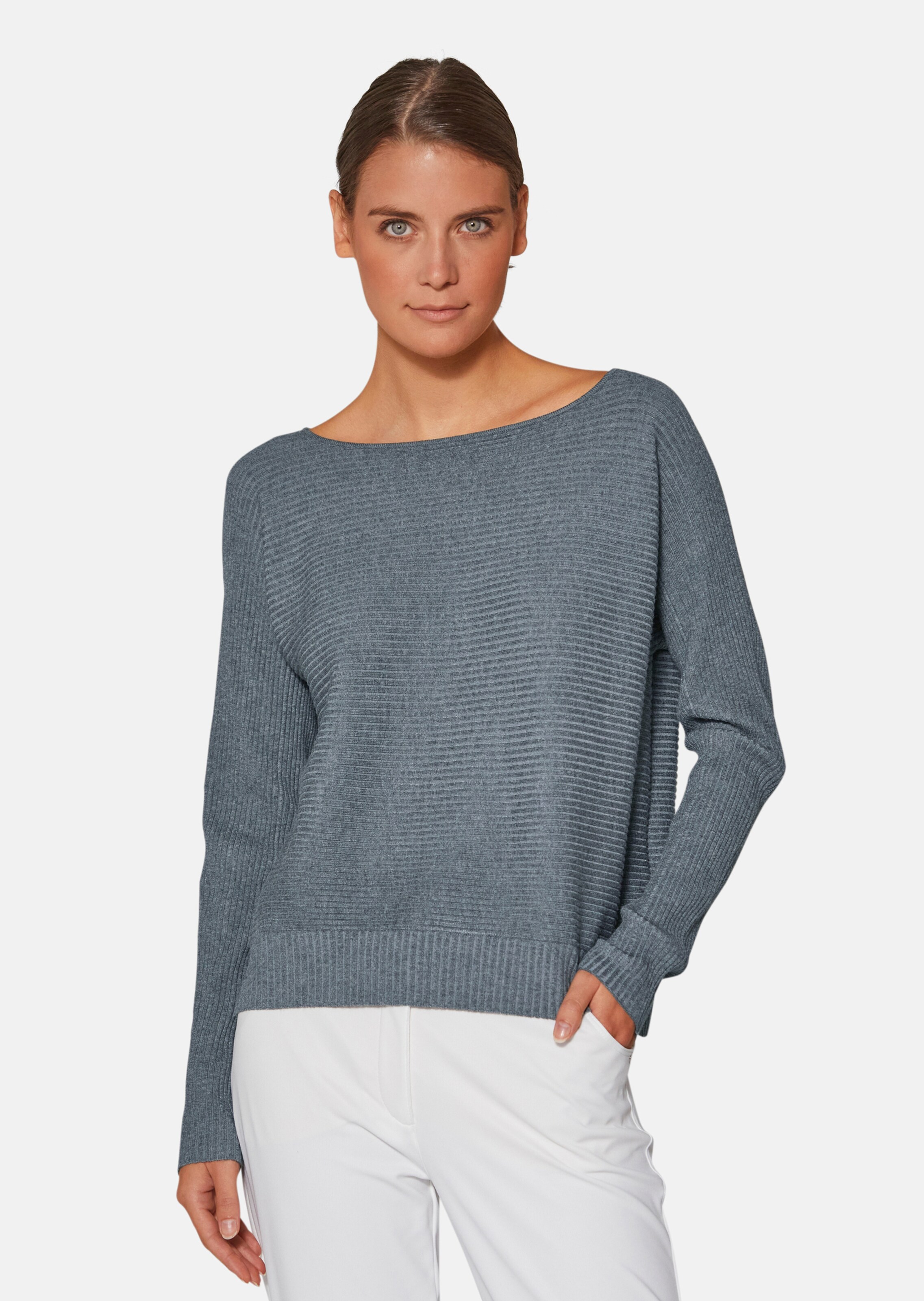 Quer gestrickter Pullover