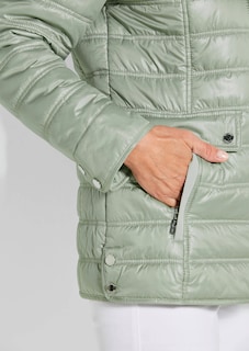 Leichte Steppjacke mit vielen Details thumbnail 5