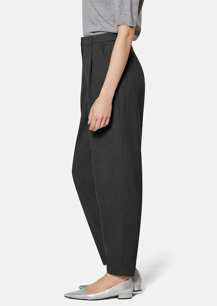 Pleated trousers in easy-care Ceramica fabric 3