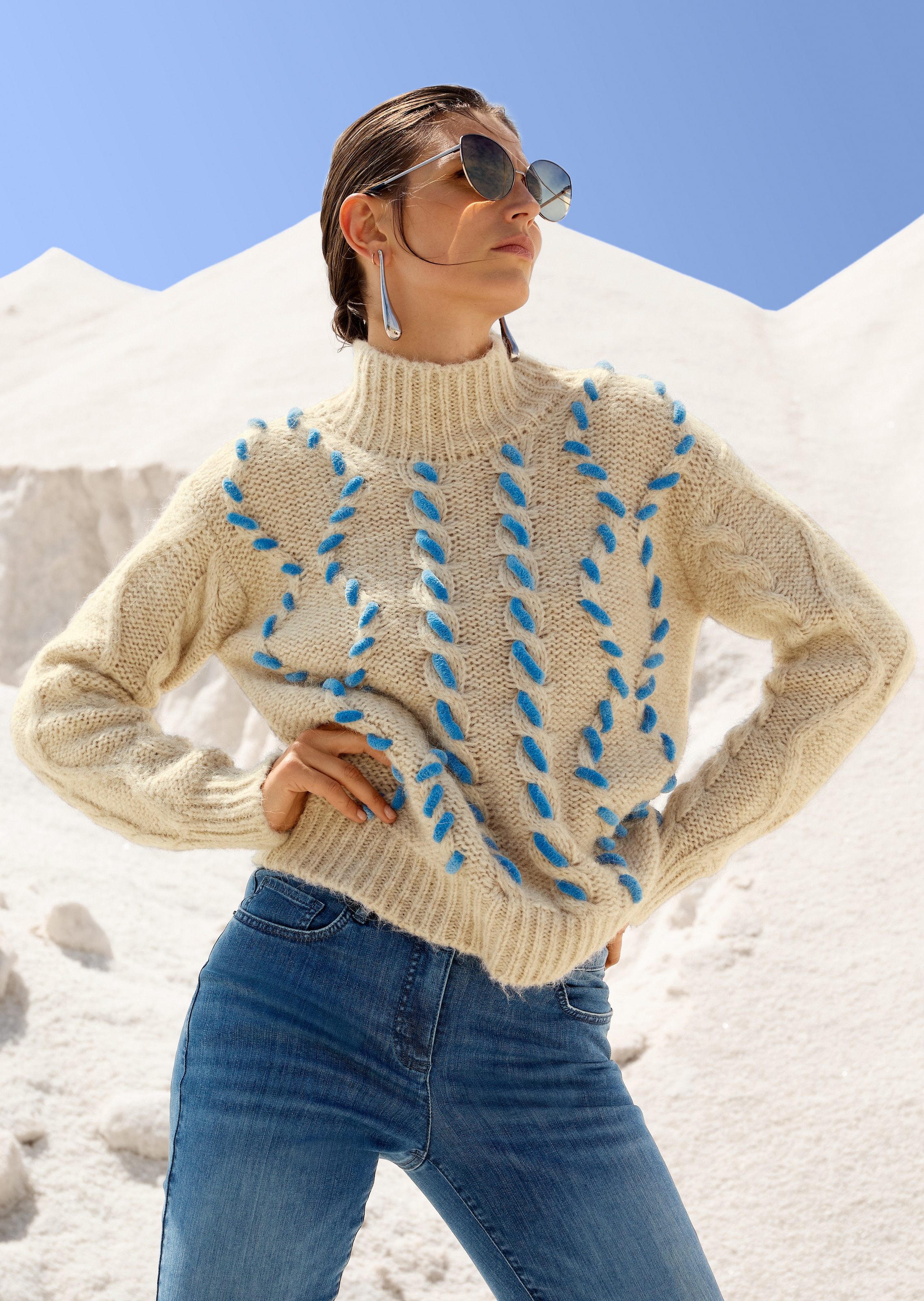 Pullover mit Folklore-Akzenten