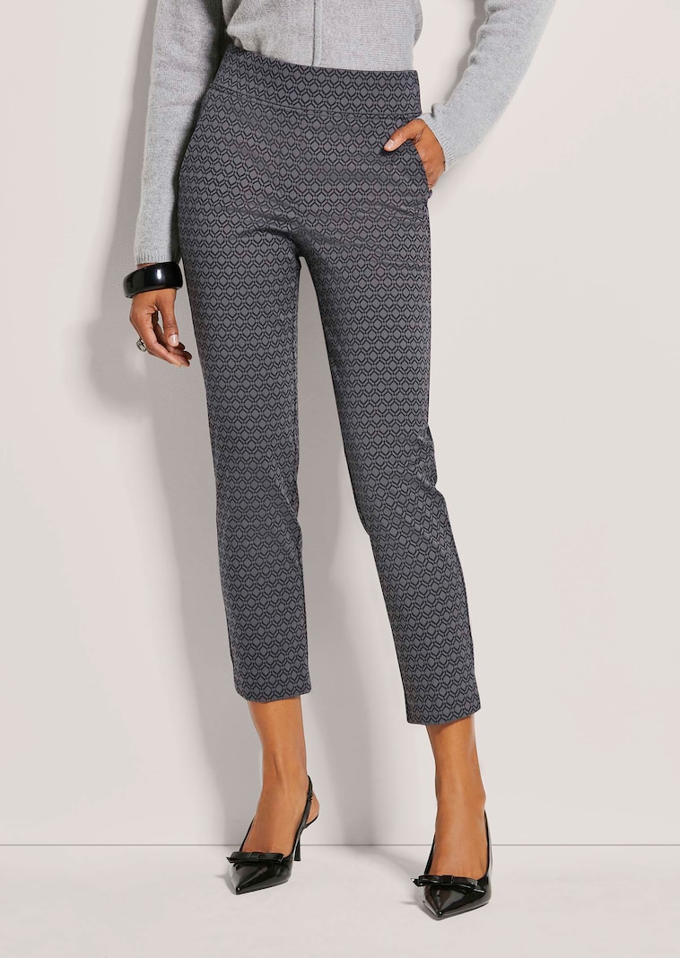 Bequeme Schlupfhose in gerader Form