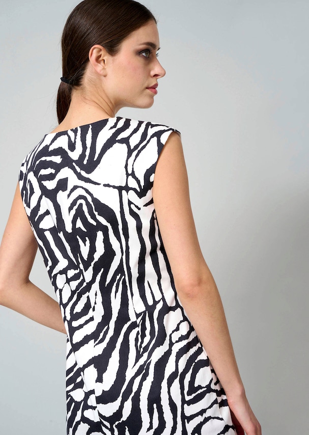 Etuikleid mit Zebradessin 6