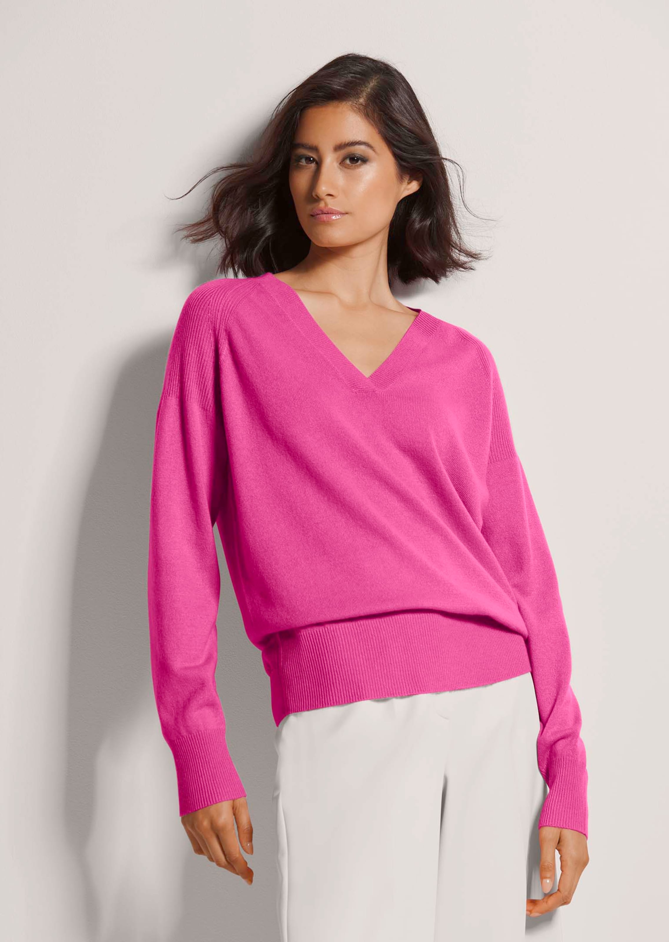 Kaschmirpullover mit V-Ausschnitt