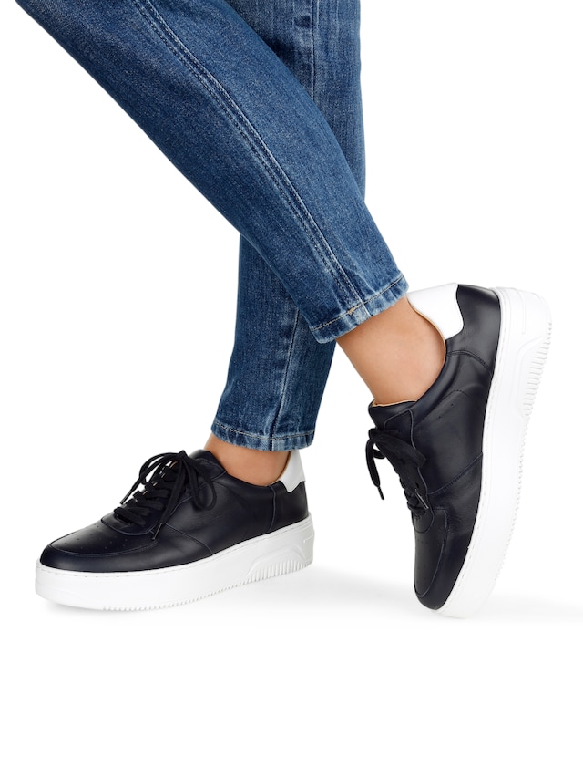 Sneaker mit Extralight Plateausohle