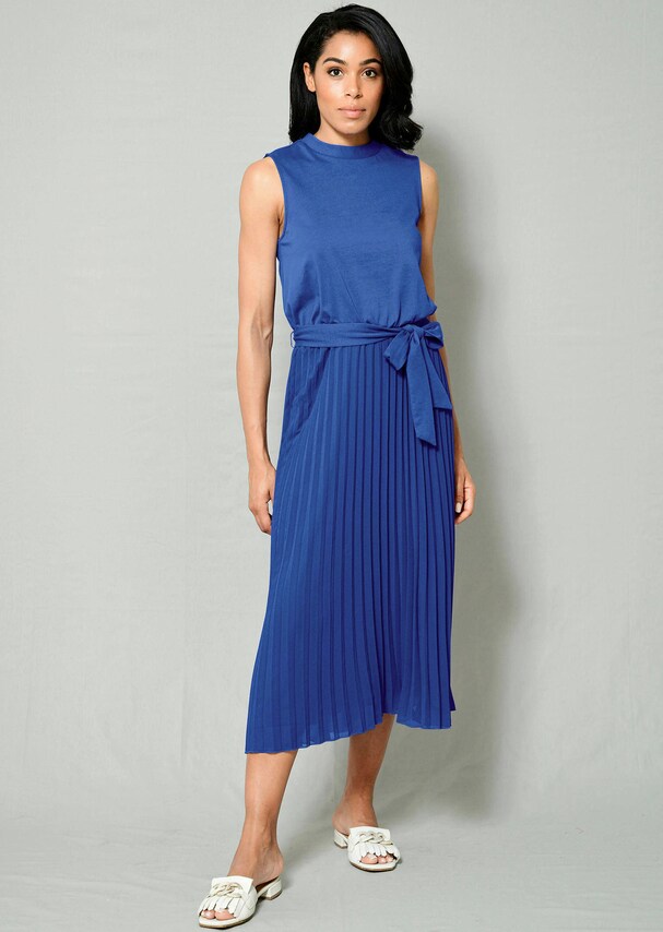 Strandkleid mit plissiertem Rockteil 1