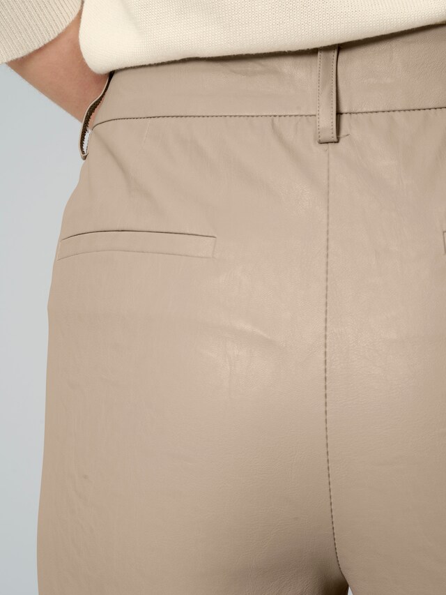 Hose aus Lederimitat 3