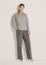 Schimmernder Pullover mit Polo-Kragen thumbnail 2