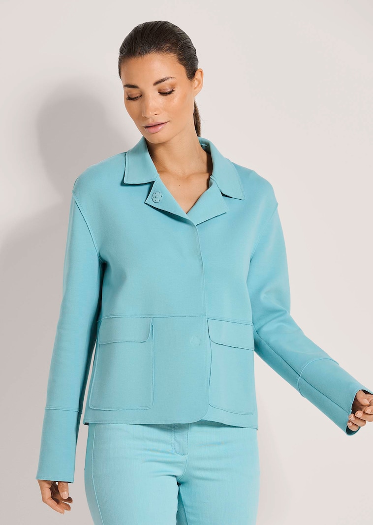 Kurzblazer in Boxy-Form