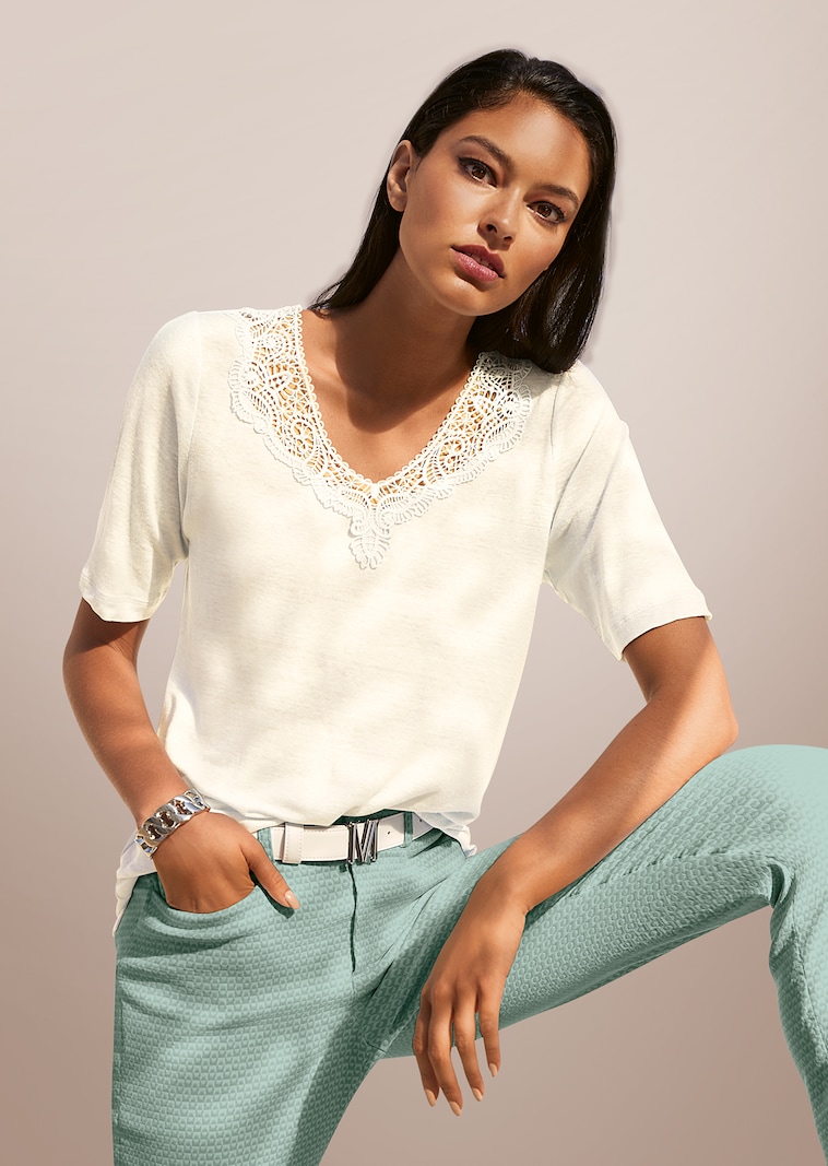 Kurzarm-Shirt aus Leinen mit feinem Spitzen-Akzent