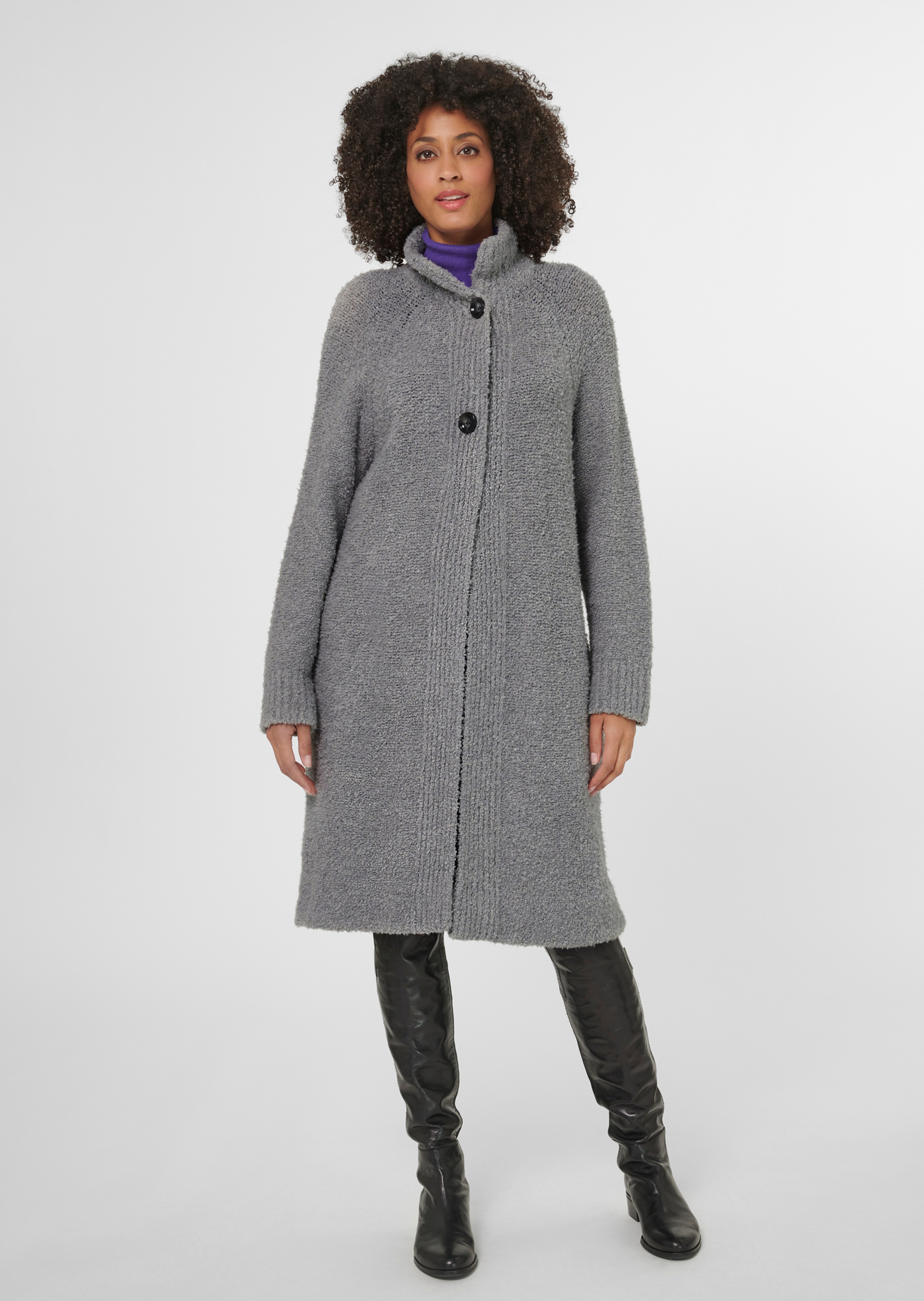 Strickjacke in modischer Länge