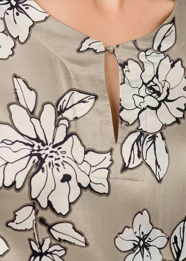 Kleid mit Bindebanddetails am Arm 6