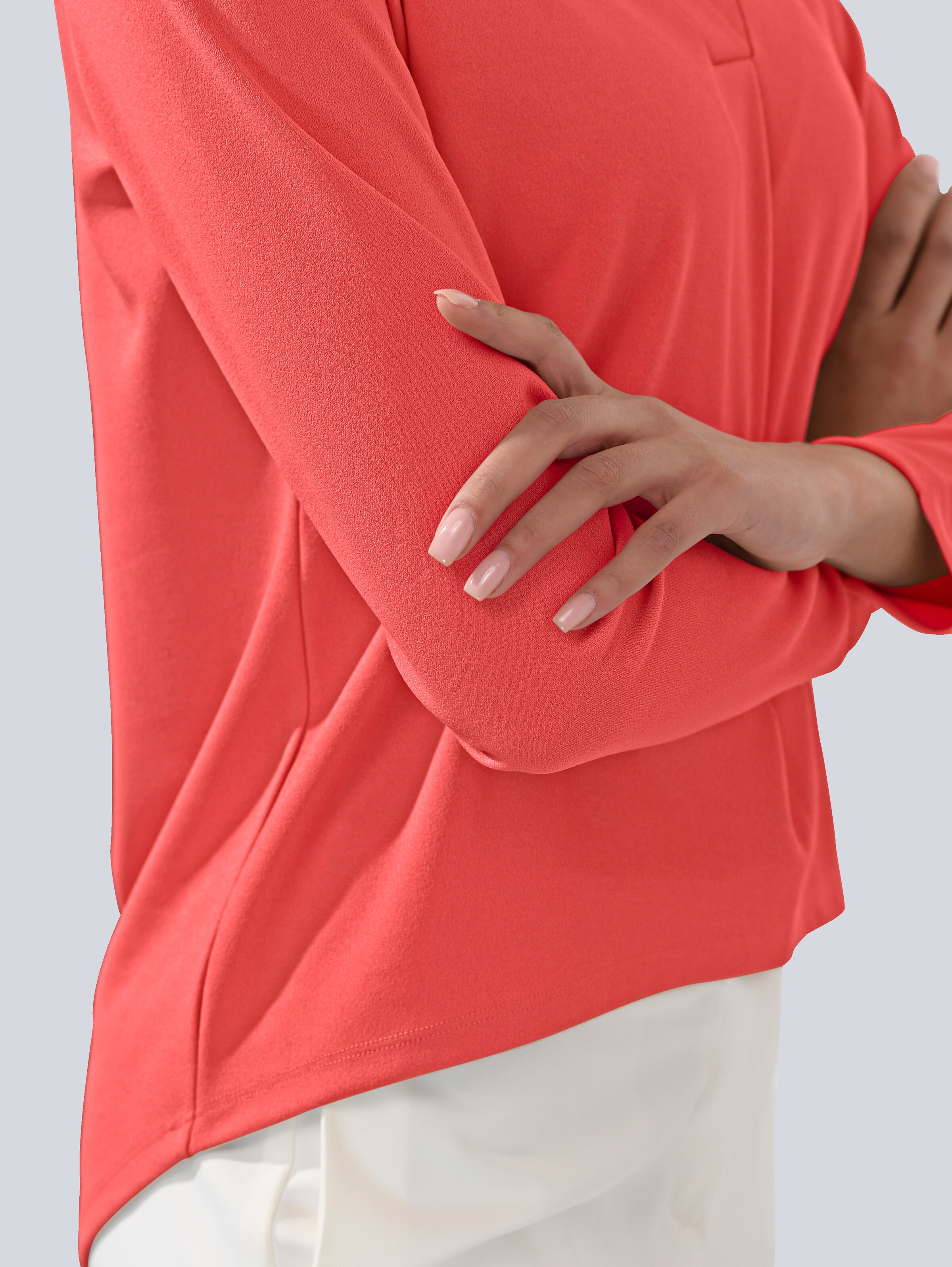 Shirt mit V-Ausschnitt