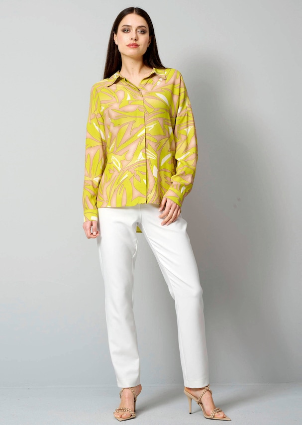 Druckbluse in grafischem Dessin 1