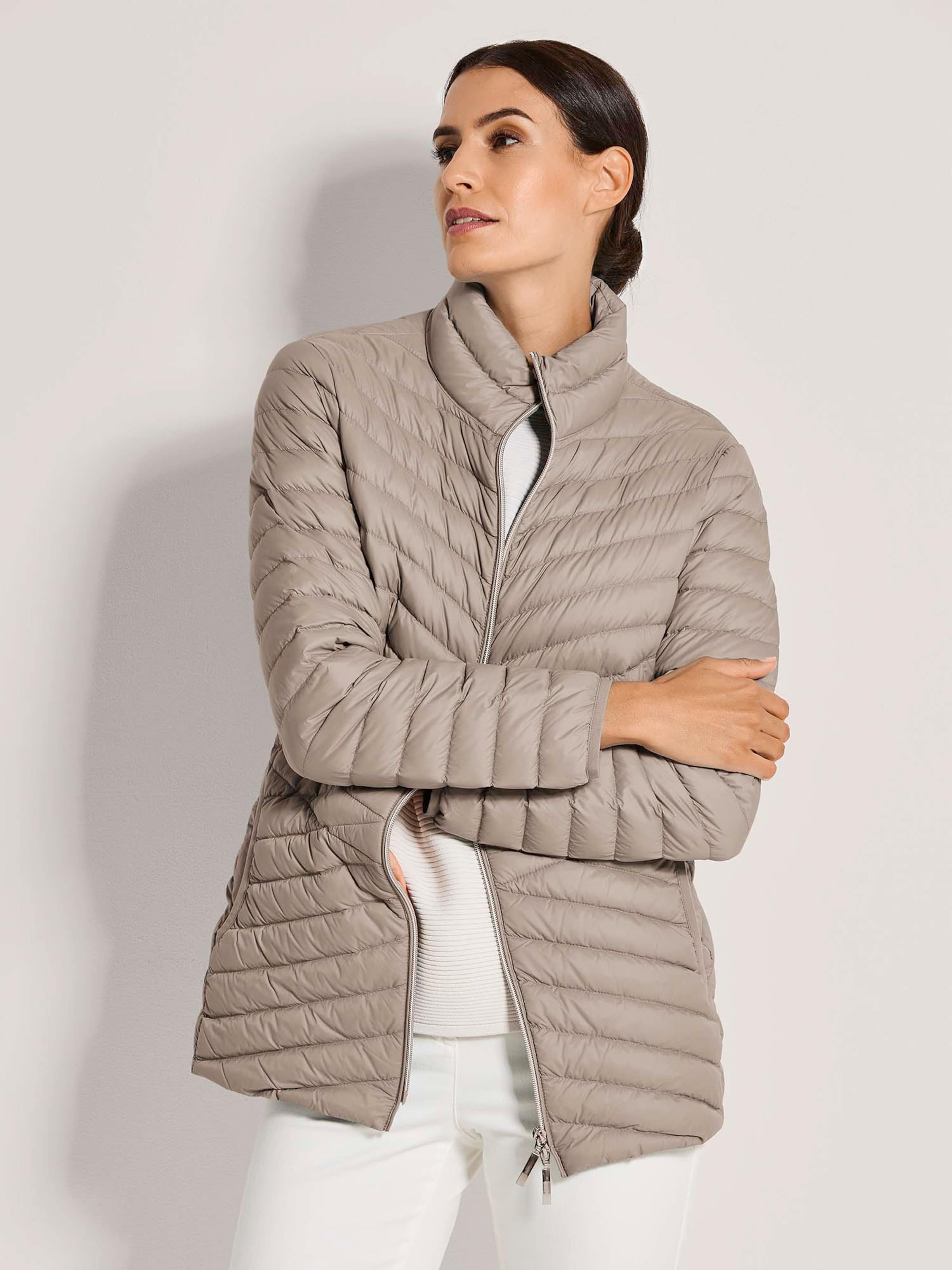 Daunenjacke mit Stehkragen
