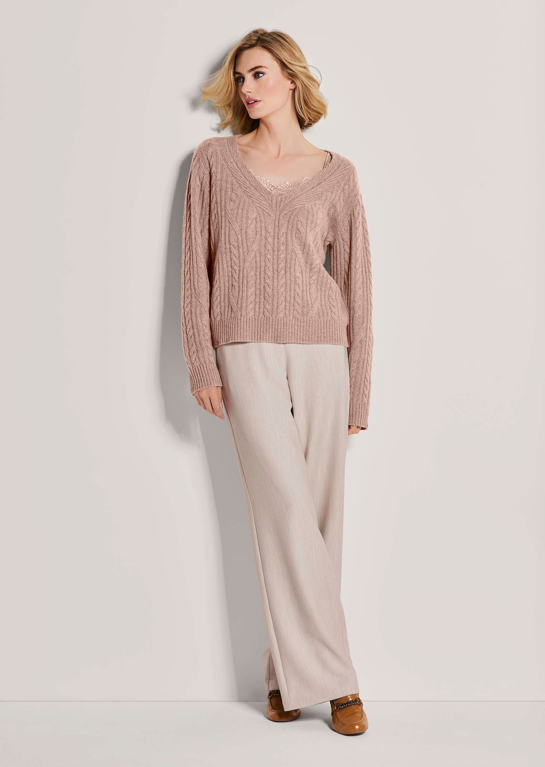 Cashmere V-neck jumper