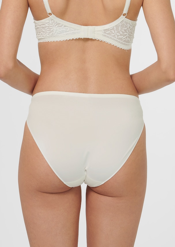 Classic briefs with lace inserts 2